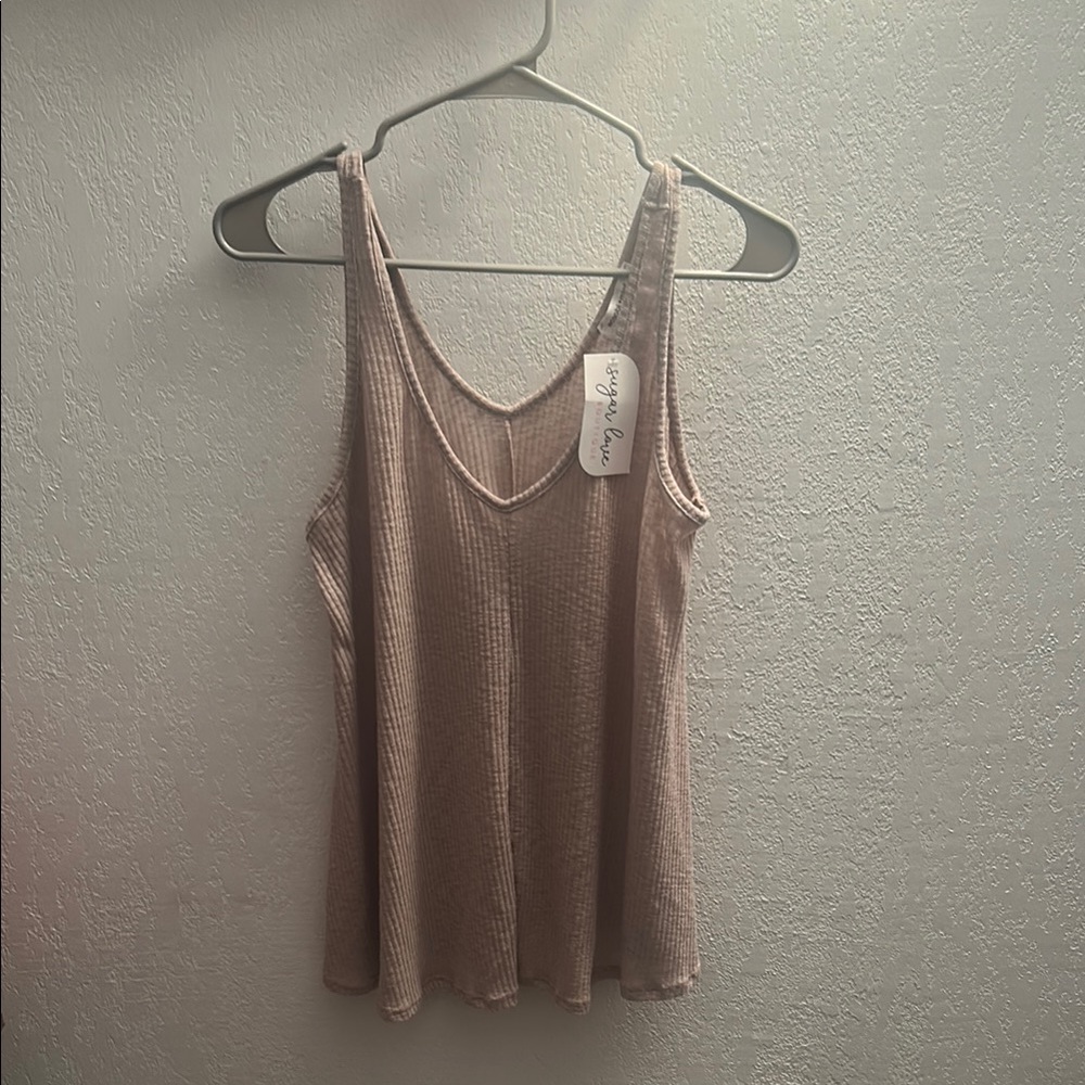 24. Wasabi + mint boutique small  tan tank top NWT